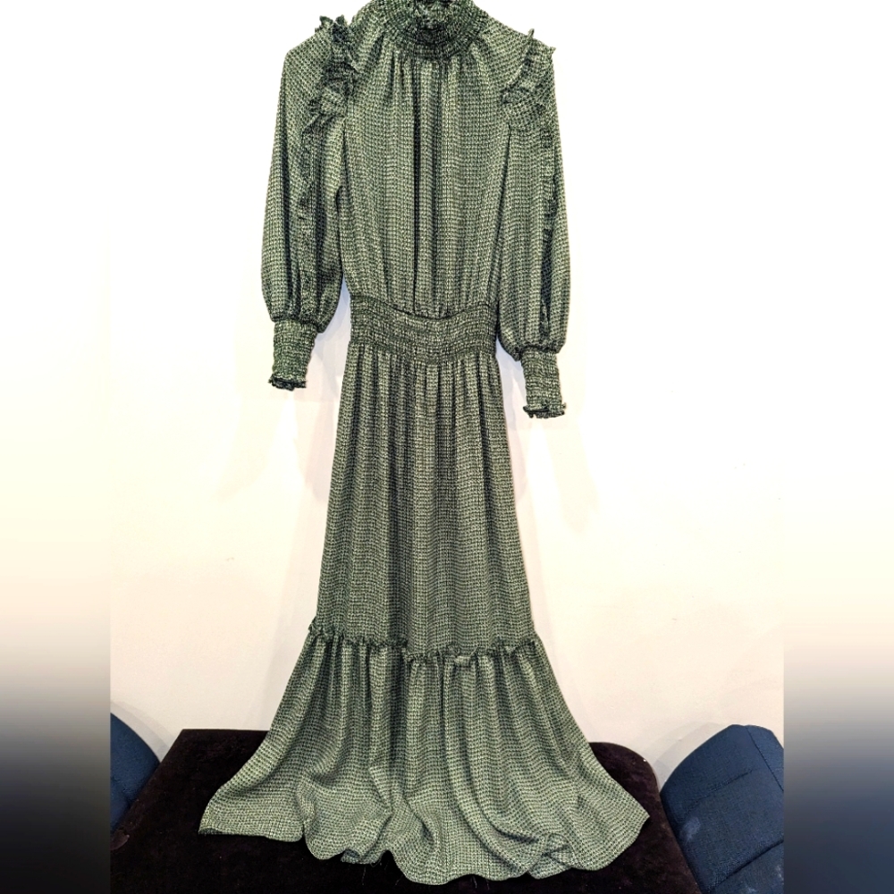 Saks fifth Ave- GORGEOUS vintage Green pattern and ruffled maxi dress/gown